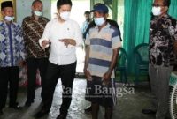Wakil Gubernur Jatim Emil Elestianto Dardak saat melakukan sidak di Desa Sekarbagus Kecamatan Sugio Kabupaten Lamongan