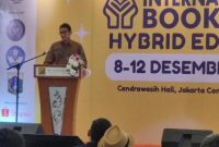 Menteri Pariwisata dan Ekonomi Kreatif Indonesia, Dr. H. Sandiaga Salhuddin Uno, B.B.A., M.B.A., resmi membuka acara Indonesia International Book Fair (IIBF) 2021