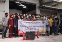 Giat pelatihan cara penggunaaan APAR oleh Tim Pengmas PPNS pada UMKM Pentol Gilaaa