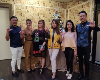  Lions Club Surabaya (LCS) Millenium menyediakan kulkas peduli kasih untuk masyarakat Surabaya yang membutuhkan