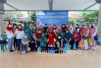 Tim Pengmas PPNS menggelar pelatihan pembuatan pengolahan limbah, Vertipotkom di Kelurahan Kalijudan, Surabaya