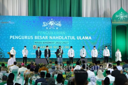 Pengukuhan PBNU ini dihadiri Presiden Joko Widodo, Wakil Presiden KH Ma’ruf Amin, Wakil Presiden Ke-10 dan 12 Jusuf Kalla, Gubernur Kaltim Isran Noor. dan segenap Menteri Kabinet Indonesia Maju beserta Kepala Kepolisian Republik Indonesia (Kapolri) Listyo Sigit Prabowo (IST)