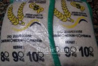 Beras yang diduga berbau dan tak layak di kosumsi