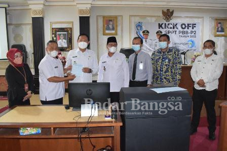 Kick Off SPPT PBB-P2 2022 Lamongan Ajak Edukasi Pembayaran Online. (Dok Foto: Istimewa / RadarBangsa.co.id)