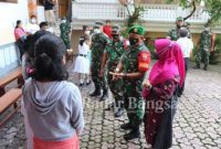 Personel TNI-Polri bersama Perangkat Daerah kembali menggencarkan kegiatan Patroli PPKM, Vaksinasi serta Isolasi Terpusat di Wilayah Kabupaten Klungkung. Kamis (10/2/2022) (IST)