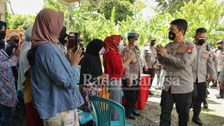 Kapolda Jatim Cek Vaksinasi Serentak di Sidoarjo