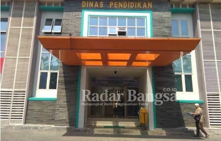 Kantor Disdik Bangkalan (Dok Foto ; Robin)