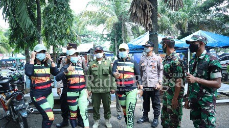 Tim gabungan Polres Bangkalan bersama Kodim 0829, Satpol PP saat gelar pamor keris Jum'at (25/02/2022).