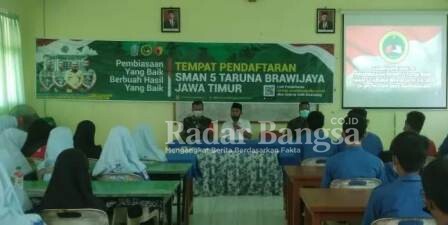 Kodim 0829/Bangkalan melalui Staf Pers mengadakan kampanye kreatif penerimaan taruna baru SMAN 5 Taruna Brawijaya (IST)