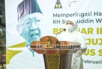  Gubernur Jawa Timur, Khofifah Indar Parawansa saat memberikan sambutan dari perwakilan pemerintah di acara haul ke 2 wafatnya Gus Sholah di pondok pesantren Tebuireng Kabupaten Jombang. (IST)