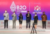 (Kanan) Menteri Perdagangan Muhammad Lutfi
