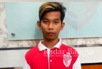 Pelaku Romario saat diamankan di Polres Lamomgan.(IST)