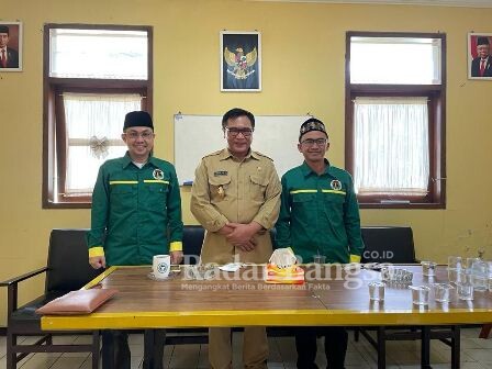 Pertemuan tak sengaja Ketua DPC PPP Kota Malang dengan Wakil Walikota Malang di kantor Partai Golkar Kota Malang