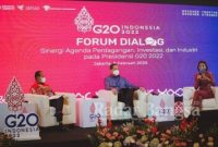 Menteri Perdagangan Muhammad Lutfi, Menteri Investasi/Kepala BKPM Bahlil Lahadalia, dan Menteri Perindustrian Agus Gumiwang Kartasasmita pada Konferensi Pers Bersama 