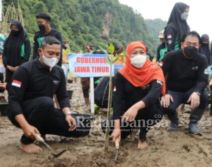 Gubernur Jawa Timur Khofifah Indar Parawansa 