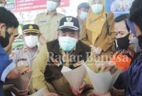 Wabub Pasuruan Mujib Imron (tengah), Foto : Humas Kompim pemkab Pasuruan untuk Kominfo Jatim
