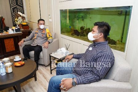 Ketua Umum Semmi Cabang Surabaya bersama Kapolres Pelabuhan Tanjung Perak