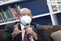 Wakil Rektor Bidang Akademik Prof. dr. Bambang Yulianto, M.Pd. (IST)