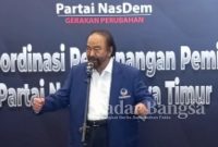 Ketua Umum Partai NasDem, Surya Paloh, dalam konferensi pers di Dyandra Convention Center Surabaya, Senin, 28 Februari 2022