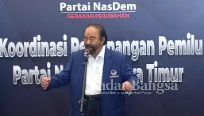 Ketua Umum Partai NasDem, Surya Paloh, dalam konferensi pers di Dyandra Convention Center Surabaya, Senin, 28 Februari 2022