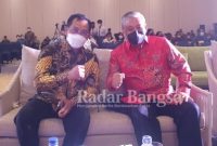 Ketua Umum Pimpinan Pusat Kolektif Kosgoro, Hayono Isman bersama Kadis Kominfo Jatim, Hudiyono yang juga Ketua PDK Kosgor Jatim (IST)