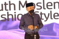 Penjabat (Pj) Sekretaris Daerah Provinsi Jawa Timur (Sekdaprov Jatim), Wahid Wahyudi membuka Youth Moslem Fashion Style (YMFS) 2022 yang digelar di Taman Krida Budaya Kota Malang, Sabtu (5/3/2022) malam.