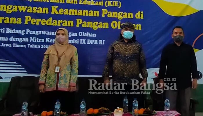 Nurhadi, Anggota Komisi IX DPR RI dari Fraksi Partai NasDem dan narasumber dari BPOM, Dina Mariana, SSi APTMP 