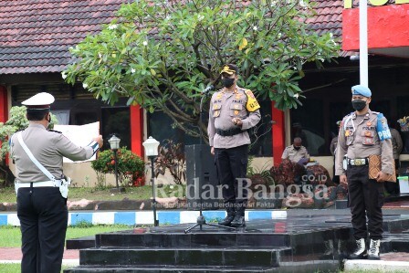  Kapolres Bangkalan AKBP Alith Alarino, S.I.K. membacakan amanat Kapolda Jatim, Irjen Pol Nico Afinta  (IST)