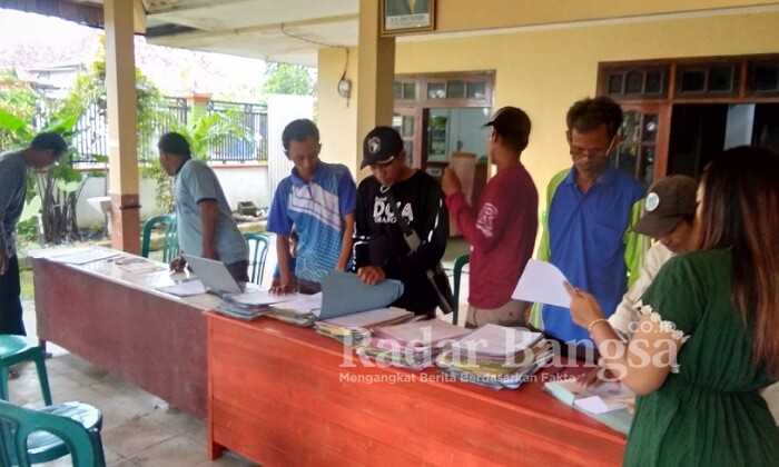 Tahapan verifikasi tahapan pemberkasan PTS Desa Gebangangkrik (Dok Foto Pras)