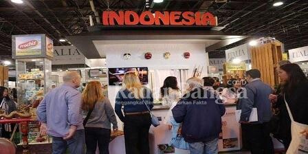 Suasana Paviliun Indonesia Sirha Budapest 2022 di Hungexpo, Budapest, Hungaria. Pameran dilaksanakan tiga hari, yakni pada 22—24 Maret 2022