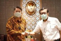 (Kiri) Menteri Hukum dan HAM Yasonna H. Laoly
