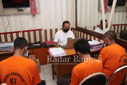 Pelaku cabul saat disidik Polisi (IST)