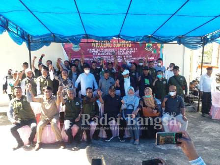 Photo pernyataan sikap Paguyuban Masyarakat Cianjur Kidul (PMCK) terhadap pemekaran Cianjur Selatan menjadi Daerah Otonomi Baru (DOB) bersama Pansus I DPRD Provinsi Jawa Barat (IST)