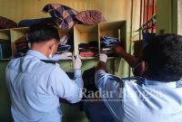 Jajaran petugas Rutan Gresik kembali melakukan inspeksi mendadak (sidak) di Kamar Hunian menindaklanjuti perintah dan arahan dari Kepala Divisi Pemasyarakatan Kanwil Kemenkumham Jawa Timur (Senin, 11/04/2022)