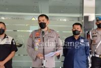 Kabidhumas Polda Jateng Kombes Pol Iqbal Alqudusy didampingi Kasubbidpenmas di Lobby Mapolda Jateng pada Kamis, (21/04) (IST)