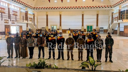  Wakil Bupati Lampung Timur Azwar Hadi mengahdiri acara Pengukuhan Pengurus Perkumpulan Petani Pemakai Air (P3A) Kabupaten Lampung Timur Periode 2021-2025, Acara yang berlangsung di Gedung Pusiban Pemkab setempat (02/11/2021) (IST)