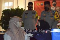 Kapolresta Sidoarjo Kombes Pol. Kusumo Wahyu Bintoro saat memantau Vaksinasi di Masjid Al Ikhlas (IST)