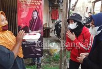 Hanik Khoiru Solikhah SE, Anggota DPRD Kota Semarang bersama dengan komunitas Juang Casytha Kathmandu mengadakan kegiatan bhakti sosial dengan membagikan takjil buka puasa di warga RW 14 kelurahan Muktiharjo Kidul Pedurungan Semarang. Selasa (5/4/2022