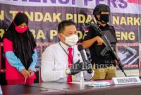 Direktur Reserse Narkoba (Dirresnarkoba) Polda Jateng, Kombes Pol Lutfi Martadian saat konfrensi pers (IST)