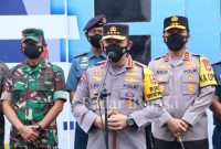 Kapolri beserta rombongan dengan didampingi Forkopimda Jatim mengecek Pelabuhan Tanjung Perak