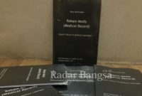 Tampilan buku kedua Nabil Bahasuan dan Bambang Sukoco “Rekam Medis (Medical Record) Aspek Hukum dan Aplikasi Lapangan” (IST)