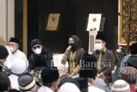 Pendakwah kondang Gus Miftah pada peringatan Nuzulul Qur'an yang digelar oleh Pemerintah Kota Mojokerto di Masjid Jami' Al Fattah alun- alun disambut antusias oleh ribuan jamaah, Senin (18/4/2022) sore (IST)