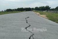  Pembagunan proyek rabat beton, di Jalan poros Desa Sambangan menuju ke arah Desa Moropelang (Dok Foto EdI S)
