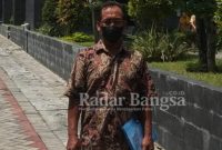 Yasmin, warga Kedungkumpul Kecamatan Sukorame usai mengadu ke Sekda Lamongan, Selasa (19/4) (IST)