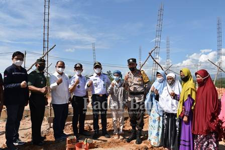 Foto bersama di atas bangunan  (IST)