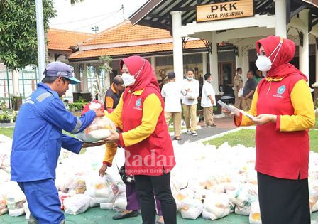 Gerakan 1 ASN 1 Sembako yang digagas Ketua TP PKK Kota Pasuruan, Fatma Saifullah Yusuf (IST)