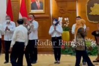 Pelantikan dan pengukuhan Pengurus FORKAS Massa Bhakti 2022-2024 bersama Gubenur Jawa Timur Hj Khofifah Indar Parawangsa di Gedung Nagara Grahadi Jln Gubenur Suryo Surabaya. Minggu, (17/4) (IST)