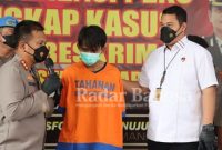 Kapolresta Sidoarjo Kombes Pol. Kusump Wahyu Bintoro, saat pers reales Senin (25/4/2022).