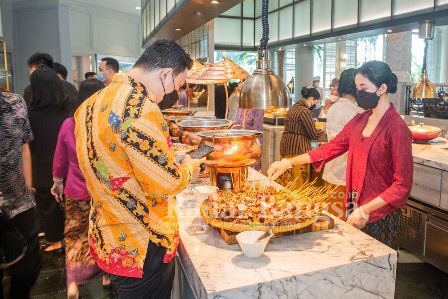 Aneka menu buka puasa Ramadhan 1443 H JW Marriott Hotel Surabaya (IST)