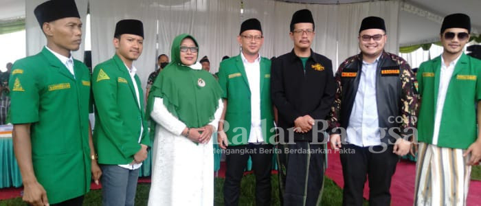 Gus Rismi bersama Mas Bup Dhito, Ketua PCNU Gus Ma'mun, Ketua PW Ansor Gus Fikri, dan Ketua Muslimat NU, Dra. Hj. Mudawamah, M.H.I